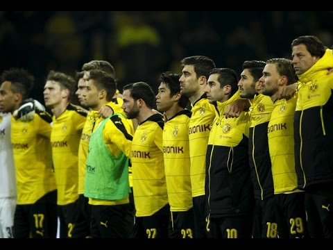 I tifosi del Borussia Dortmund tributano un coro a un tifoso morto alla stadio