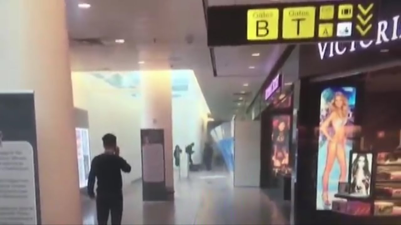 Esplosioni a Bruxelles, le immagini dentro l&#8217;aeroporto