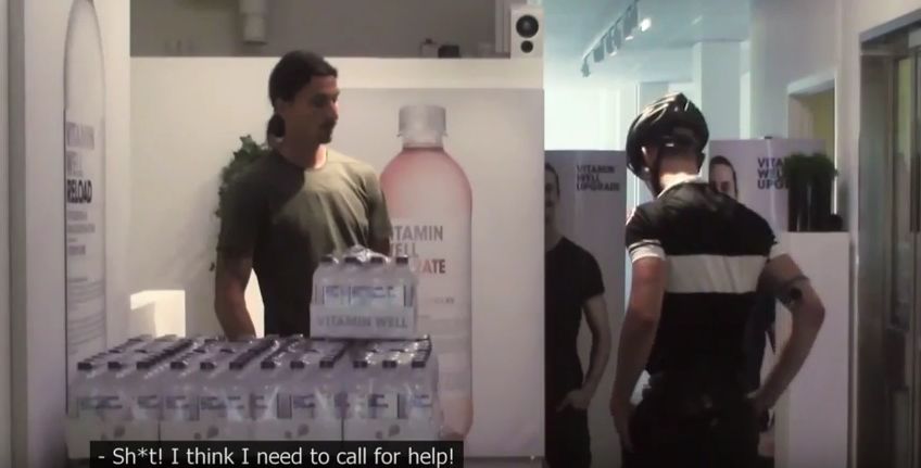 Ibrahimovic e il &#8220;povero&#8221; ciclista (Video)