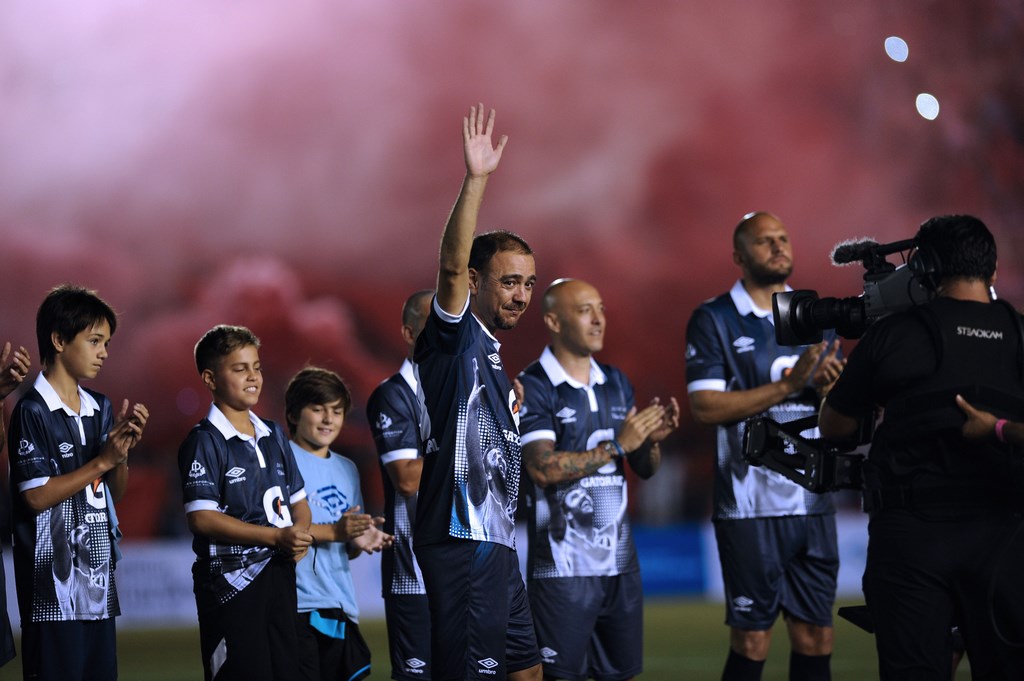 Recoba si ritira dal calcio: la coreografia di addio (Video)