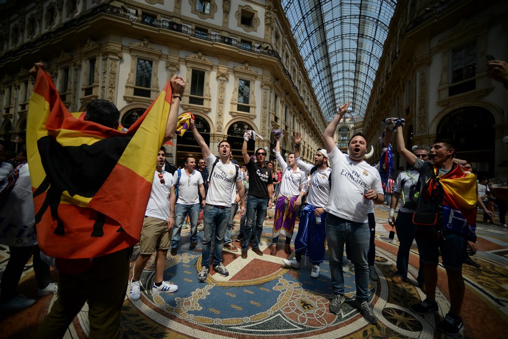 Champions League: pacchi sospetti in metro a Milano, erano regali