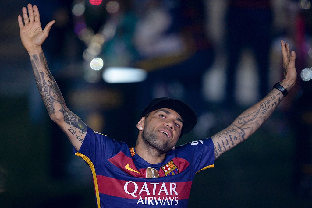 Calciomercato Juventus: su Dani Alves anche PSG e Manchester