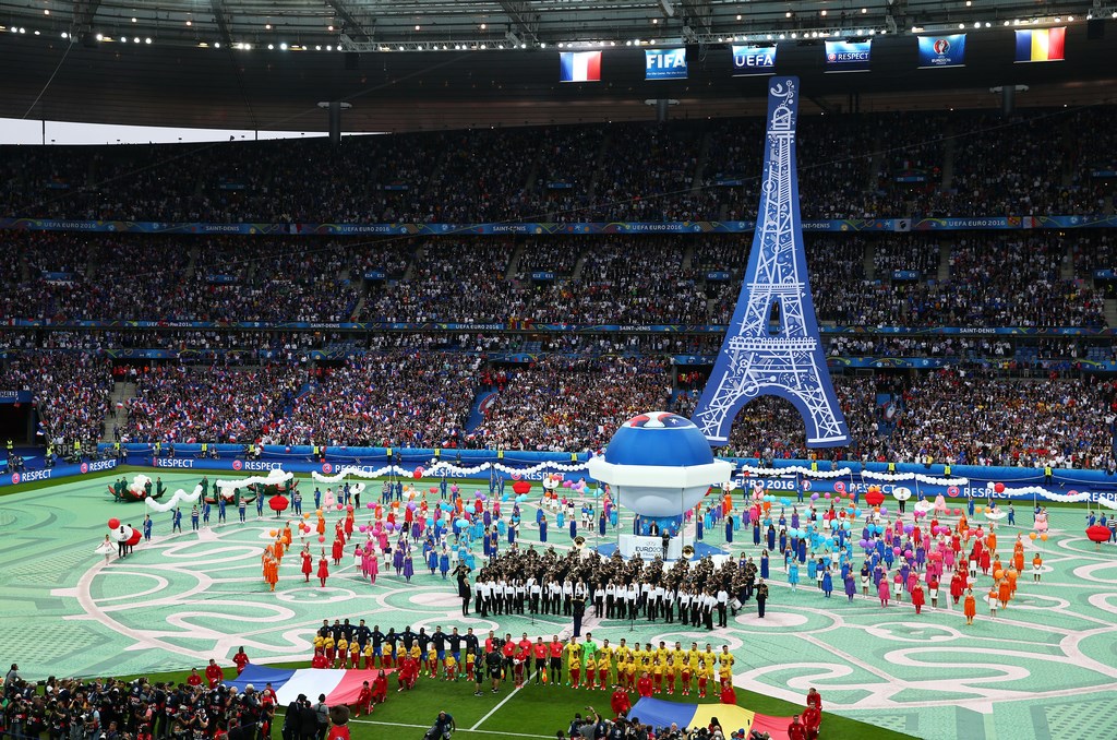 Europei calcio 2016: la spettacolare cerimonia d’apertura (Video e foto)