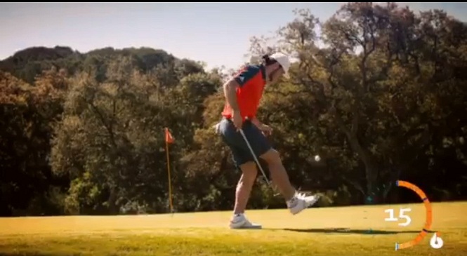Gareth Bale palleggia con mazza e pallina da golf | Video