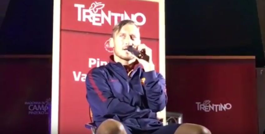 Totti canta Baglioni