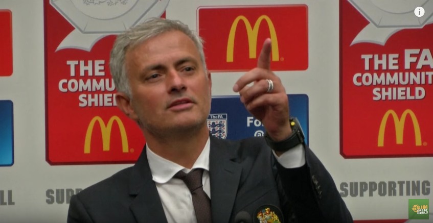 [VIDEO] Mourinho e il giornalista che dorme in conferenza stampa