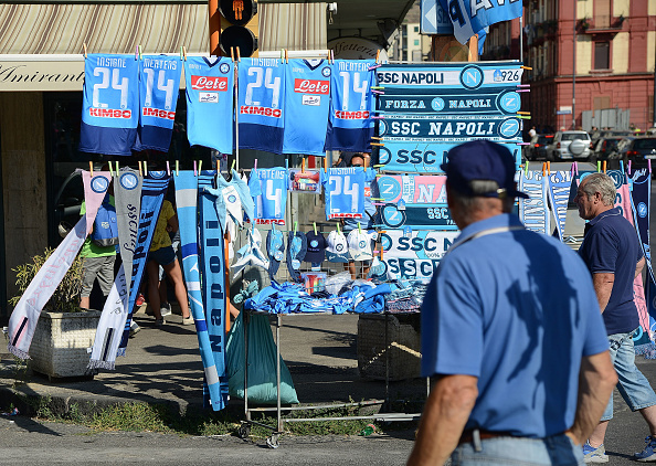 Napoli: arrestati tre tifosi olandesi