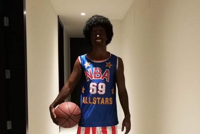 Griezmann si traveste da Harlem Globetrotters: accusato di razzismo (Foto)