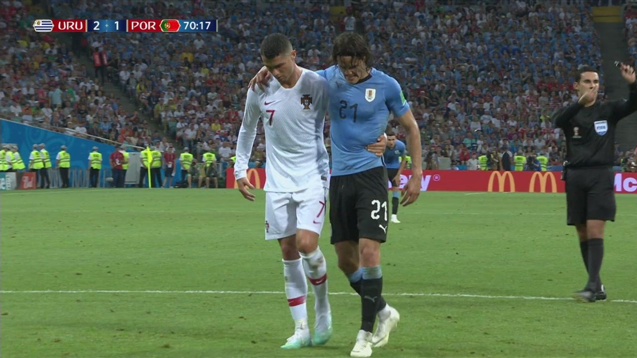 Mondiali 2018: Ronaldo accompagna Cavani fuori dal campo, finto fair play ? [VIDEO]