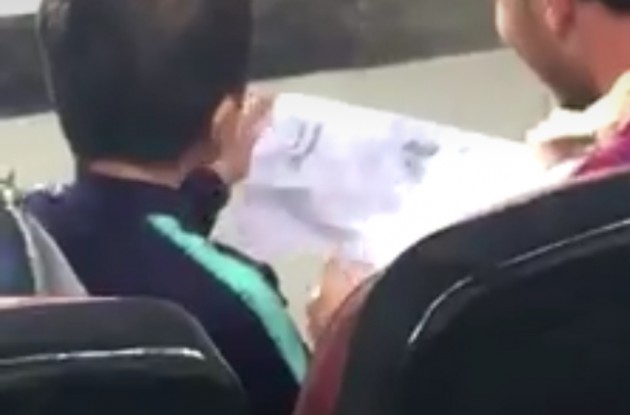 Thiago Messi disegna il logo della Juve durante Barcellona-Inter [VIDEO]