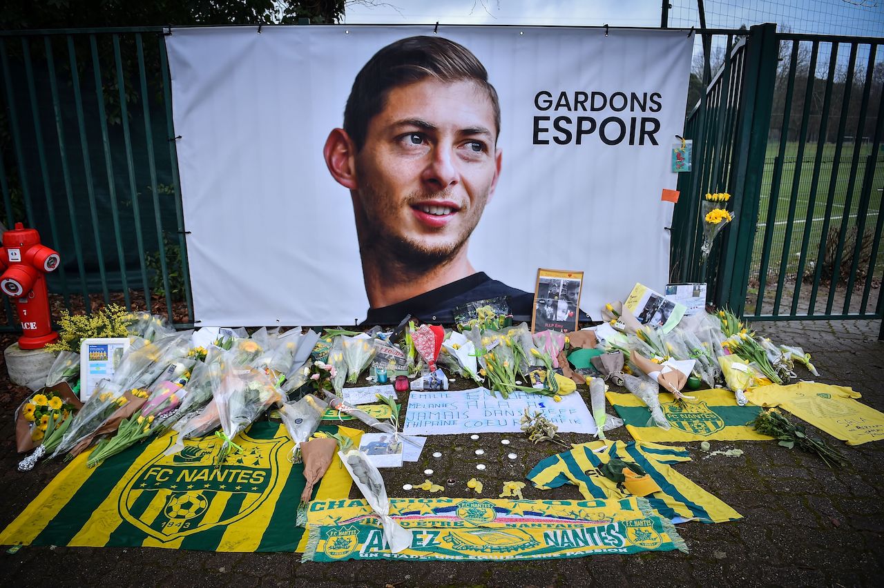 Emiliano Sala, ritrovati i primi detriti del velivolo scomparso