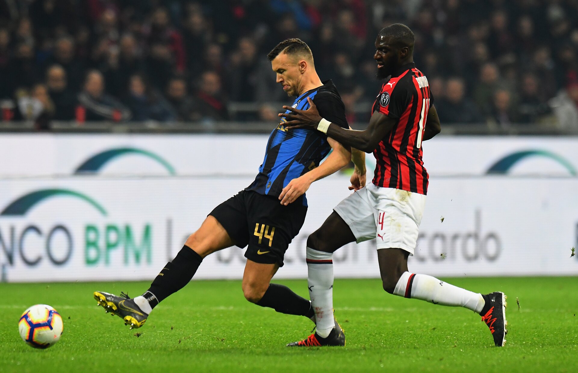 Milan-Inter 2-3: i video dei gol di Vecino, De Vrij, Bakayoko, Martinez e Musacchio
