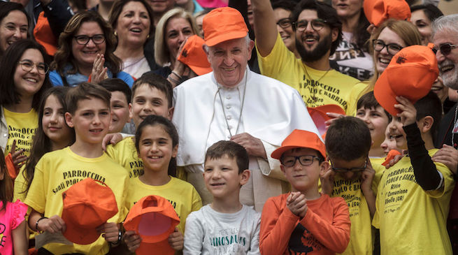 Papa Francesco ai calciatori: &#8220;Non dimenticate da dove siete partiti. Custodite l&#8217;amatorialità&#8221;