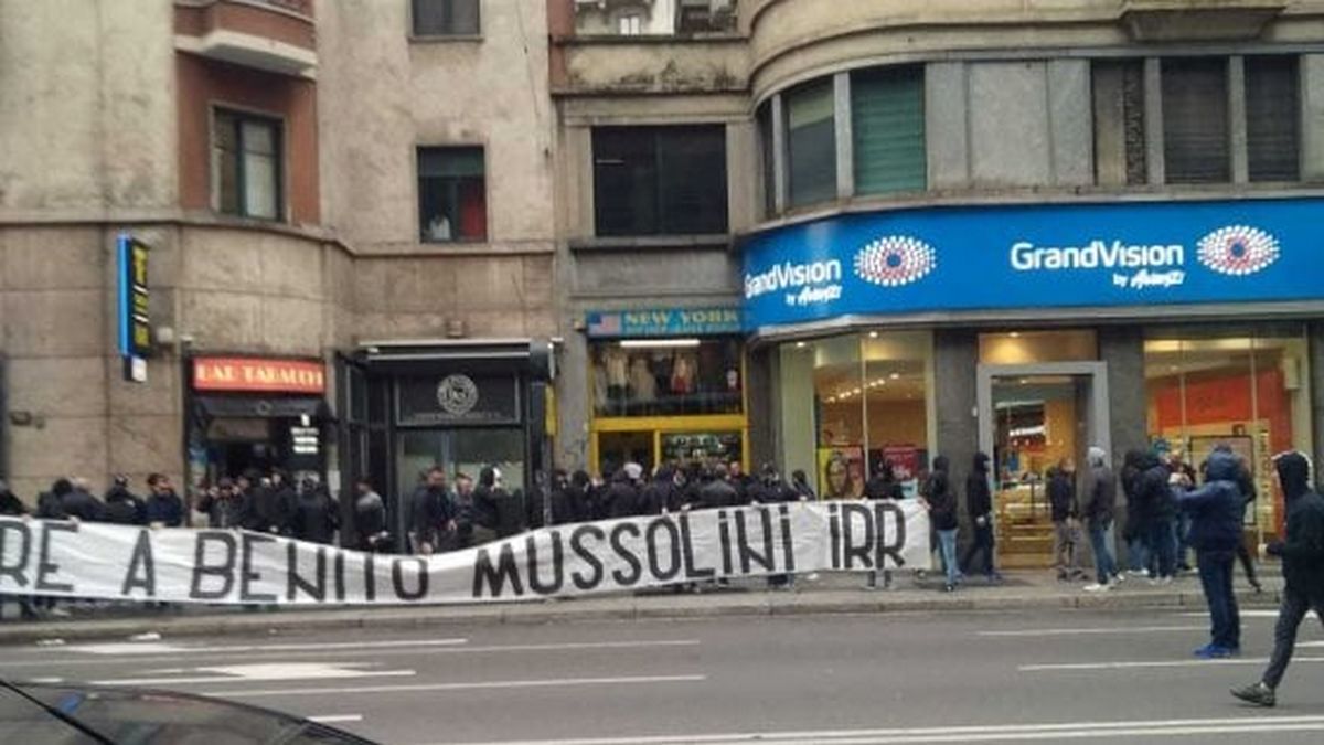 striscione fascista milan lazio