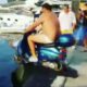 Balotelli scommessa in mare con motorino