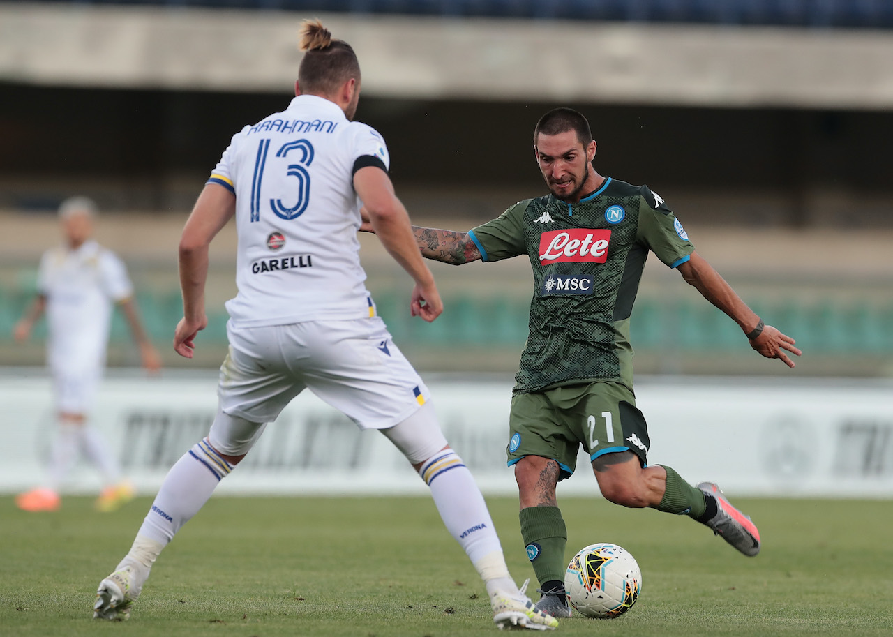 Risultati Serie A, 27a giornata: Spal-Cagliari 0-1, Verona-Napoli 0-2, Genoa-Parma 1-4, Torino-Udinese 1-0