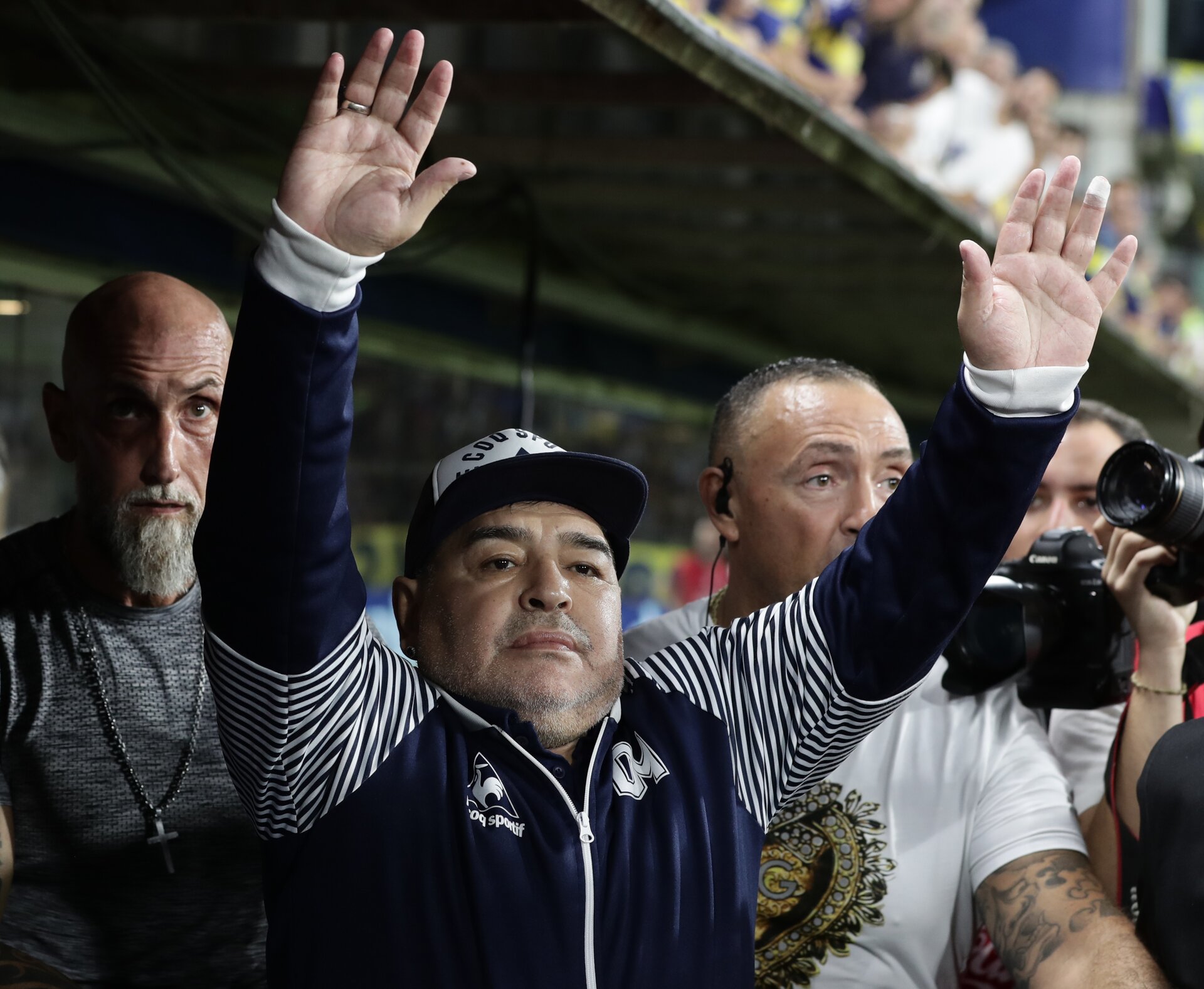 È morto Diego Armando Maradona, leggenda del Calcio