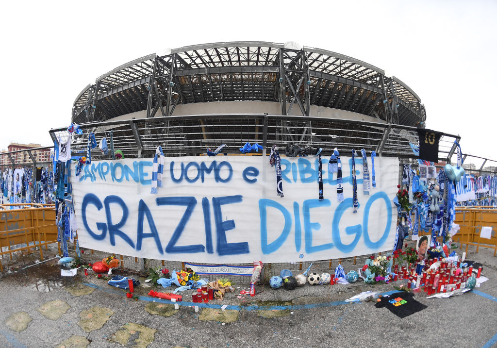 Stadio San Paolo intitolato a Maradona
