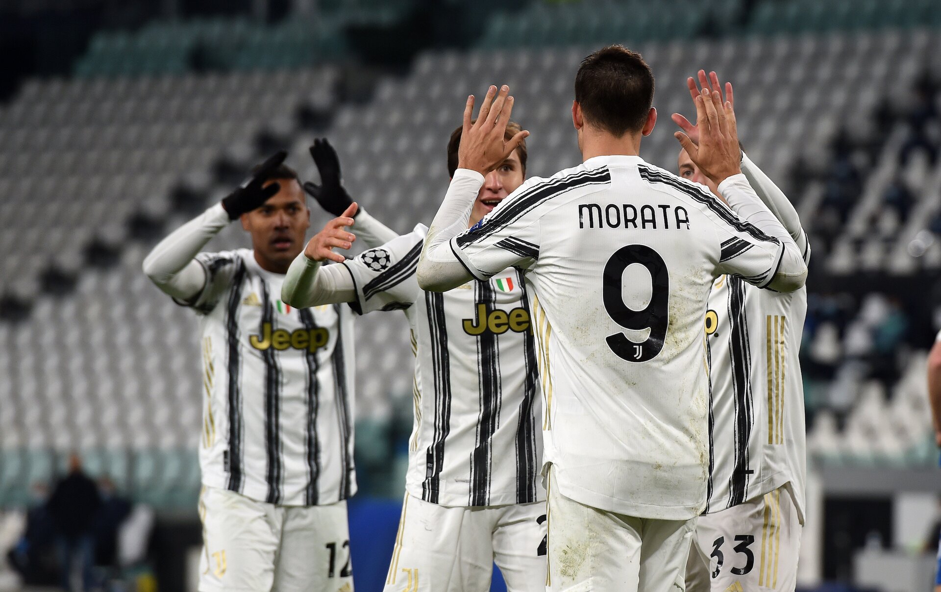 Champions League: la Juve strapazza la Dinamo Kiev 3-0. Dortmund-Lazio 1-1