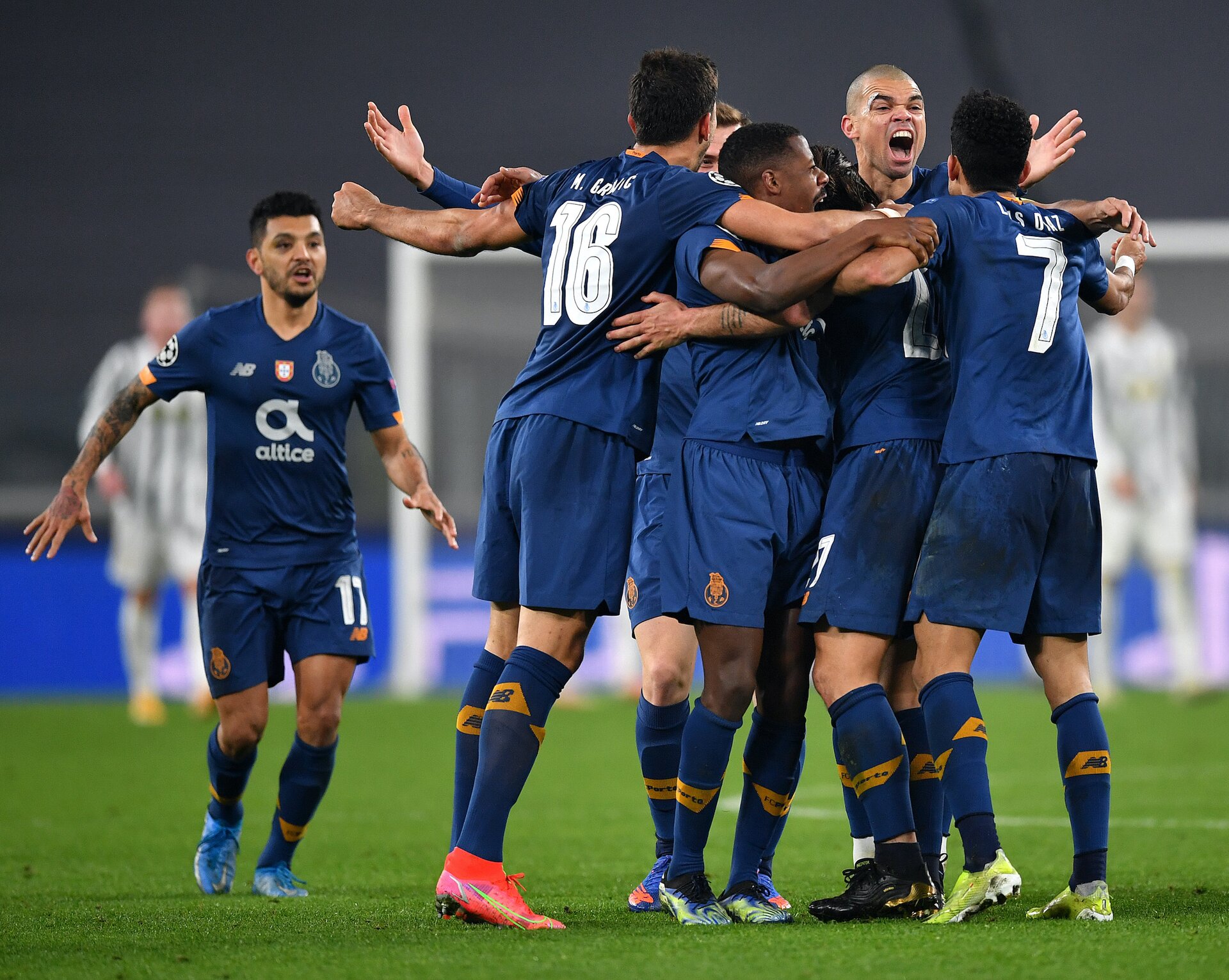 Champions, la Juve vince col Porto ma non basta: bianconeri eliminati