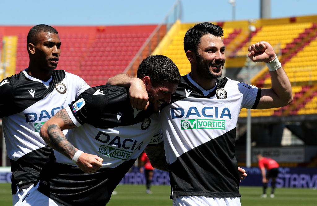 Serie A, l&#8217;Udinese batte 4-2 il Benevento: Inzaghi trema