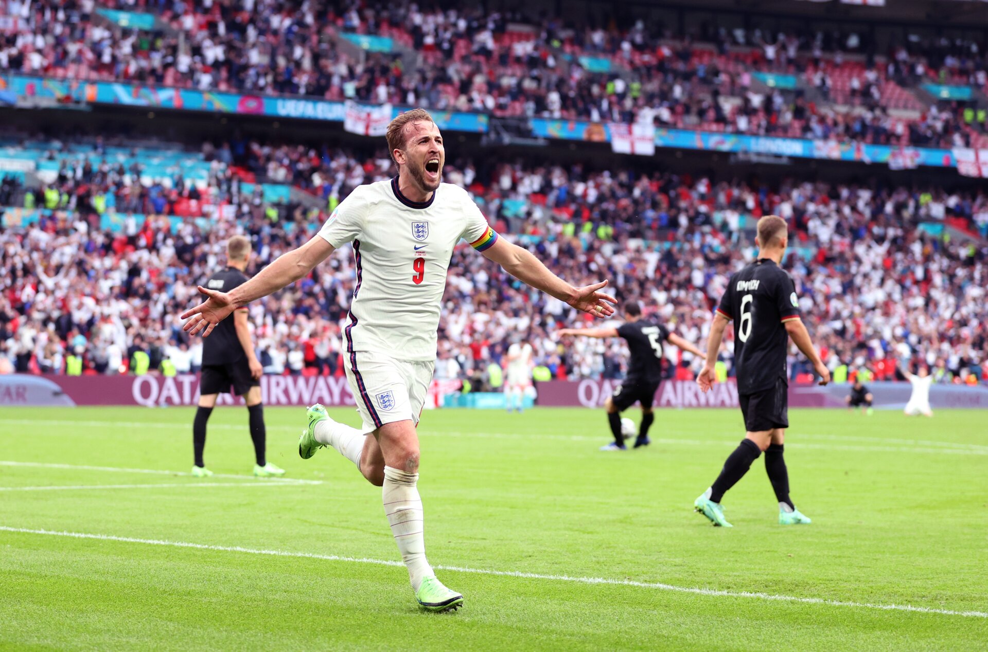 Euro 2020, Sterling e Kane mandano l’Inghilterra ai quarti