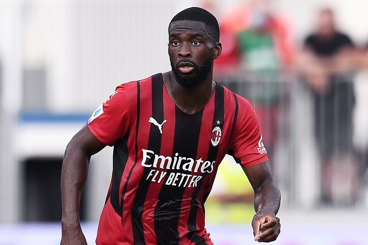 Tomori: &#8220;Un orgoglio giocare per il Milan, in Italia ci sono molti giocatori tecnici&#8221;