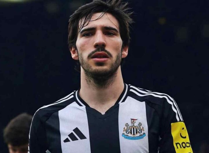 Sandro Tonali con la maglia del Newcastle