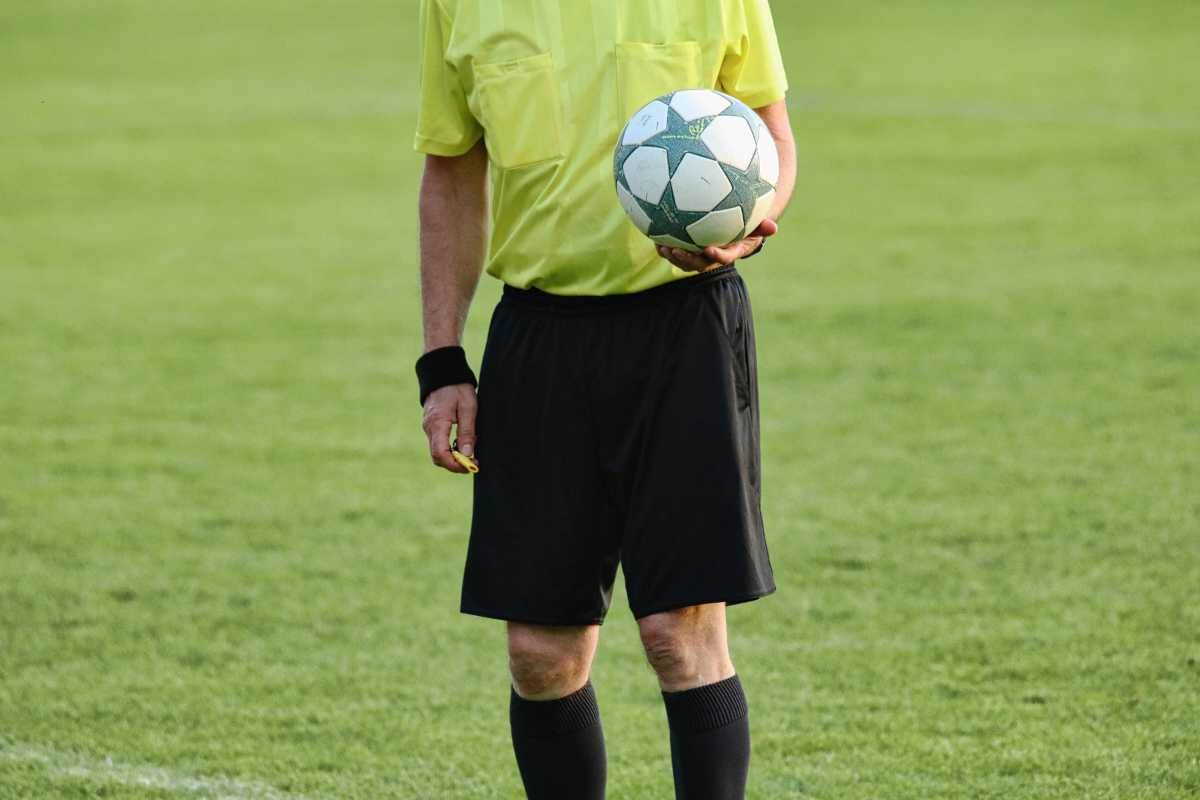Arbitro arrestato