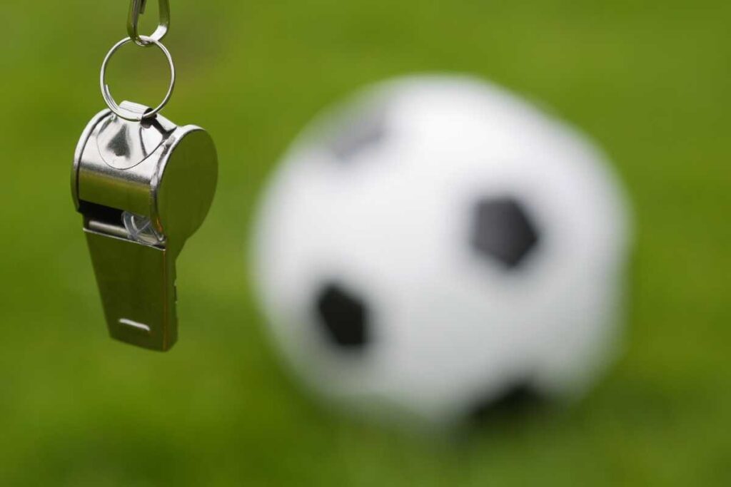 Arbitro arrestato
