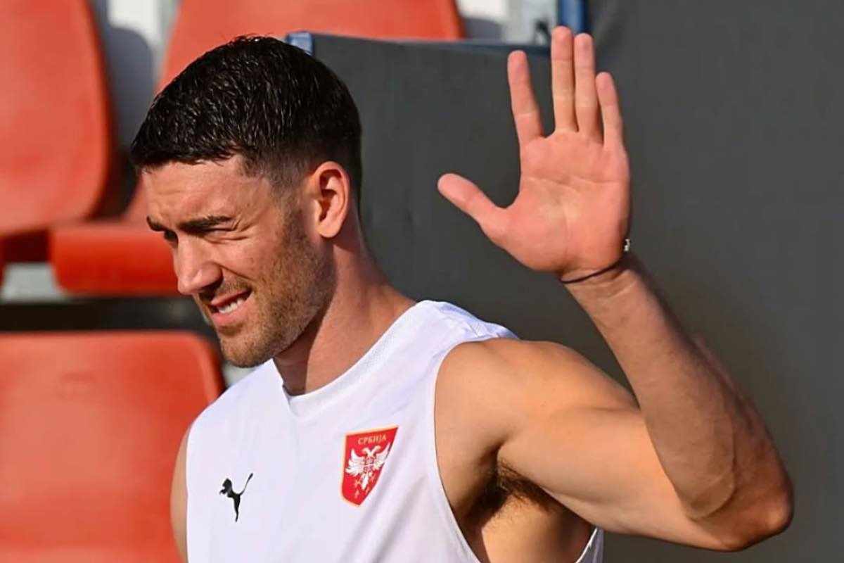Vlahovic saluta i tifosi