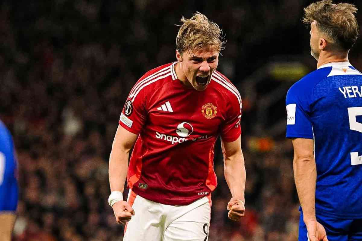 Hojlund esulta con il Manchester United