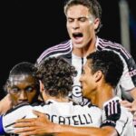Giocatori della Juve esultano dopo un gol