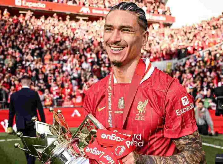 Darwin Nunez festeggia la Premier
