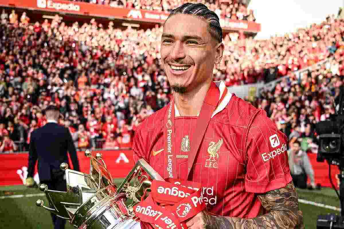 Darwin Nunez festeggia la Premier