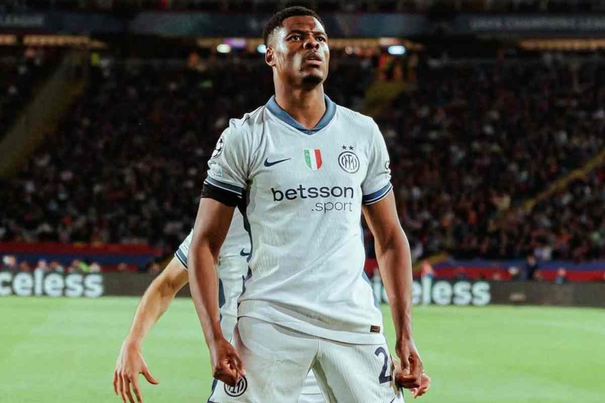 Denzel Dumfries 