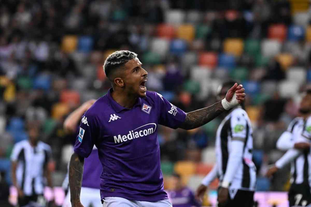 Dodò esulta dopo un gol con la Fiorentina