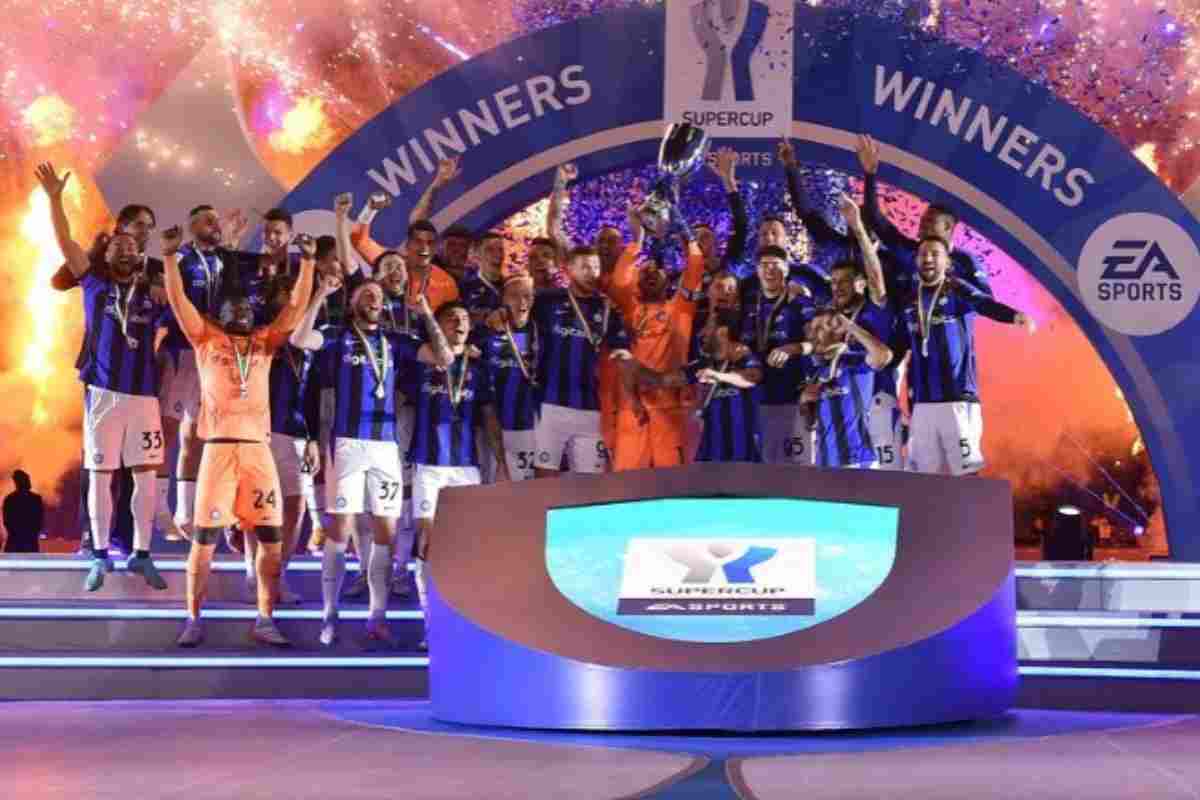 Inter festeggia la Supercoppa